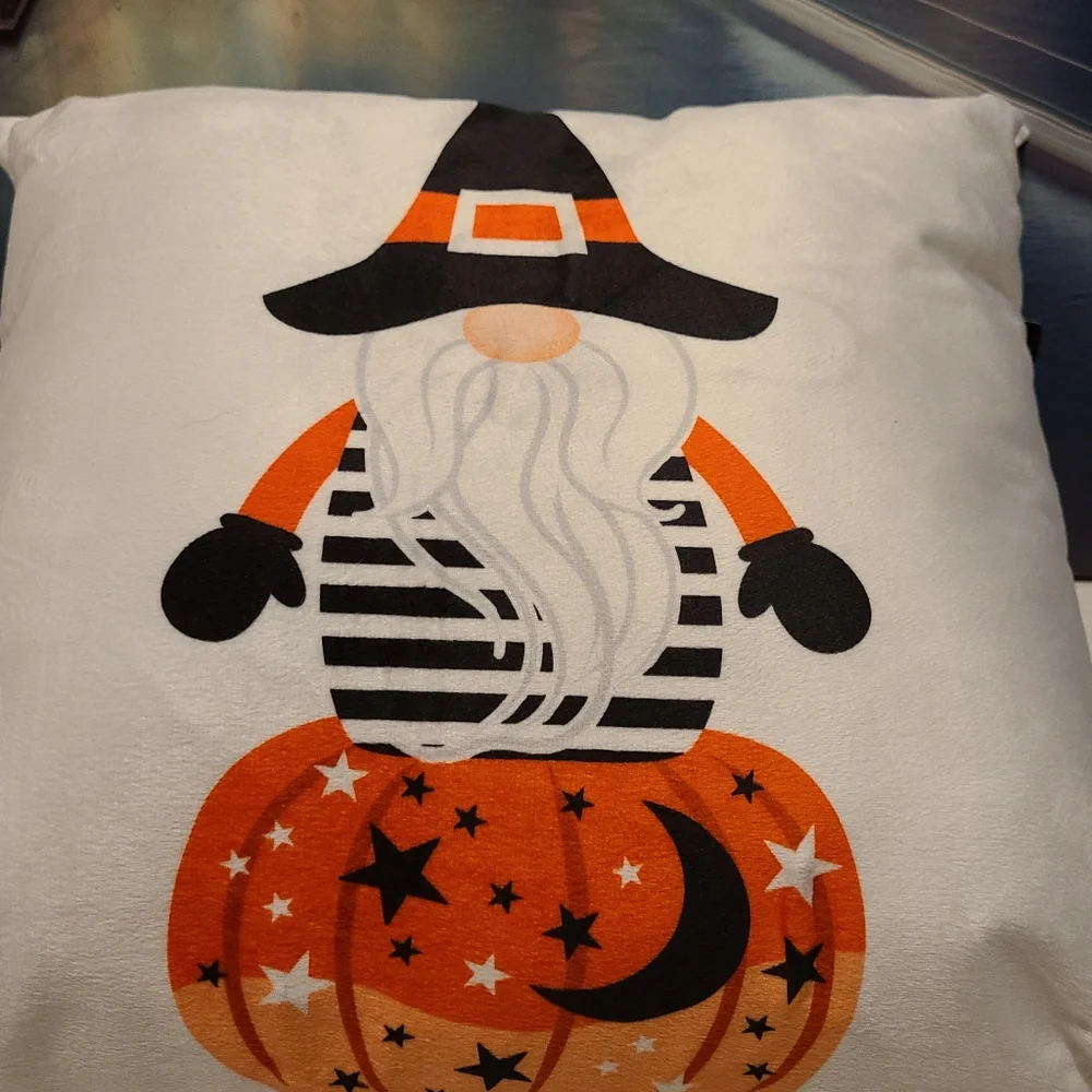 Halloween Light up pillow NWT